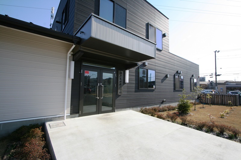 本社社屋の外観