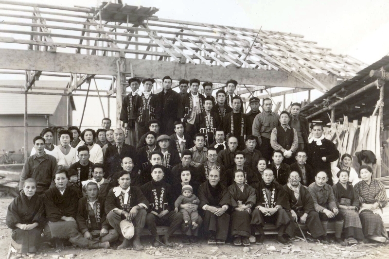 創業当時の集合写真